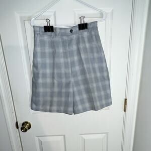 IZOD Women's Plaid Bermuda Shorts Gray White Size 10 100% Cotton Button Pockets